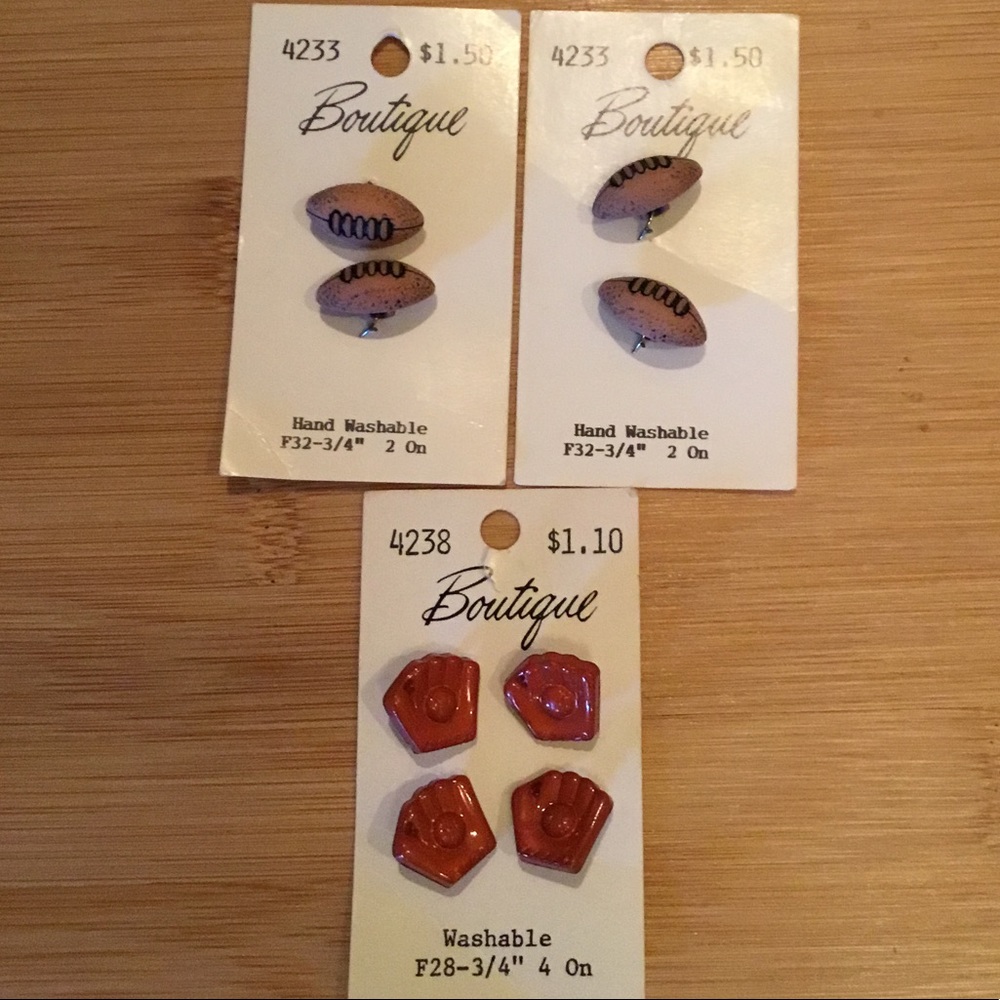 Vintage Buttons 3/4” Football & Baseball Mitt